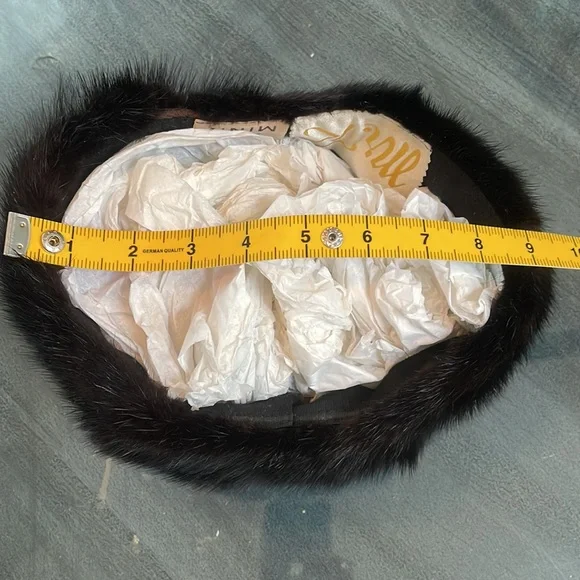 Vintage Black Mink Hat, from the 60’s - Picture 15 of 15